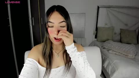 Snapshot of cieloo_ chatting on 02-17-25, 06:15 CIELO online show from 02-17-25, 06:15