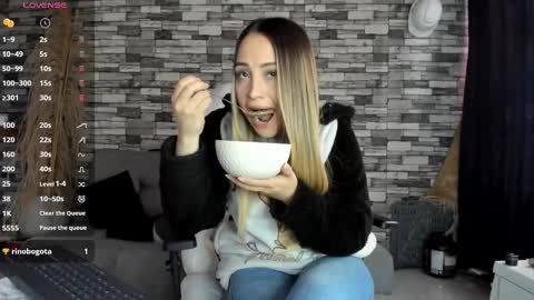 Ciindy Lovers online show from 10-03-25, 03:09