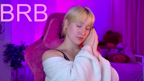 Cin Bellamy online show from 09-29-25, 02:49