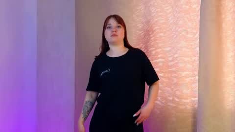 Snapshot of cindiehall chatting on 03-05-25, 12:44 cindiehall online show from 03-05-25, 12:44