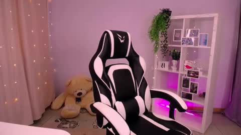 Cindy online show from 10-21-25, 04:13