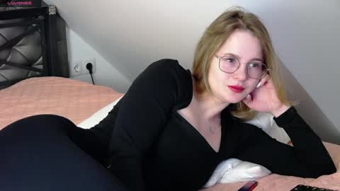 Snapshot of cindywood chatting on 12-11-24, 06:04 Cindy online show from 12-11-24, 06:04