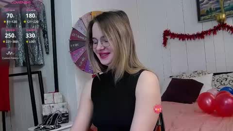 Snapshot of cindywood chatting on 02-12-25, 07:44 Cindy online show from 02-12-25, 07:44