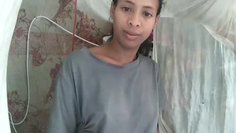 Snapshot of cindyx69q chatting on 10-19-25, 04:35 cindyx69q online show from 10-19-25, 04:35