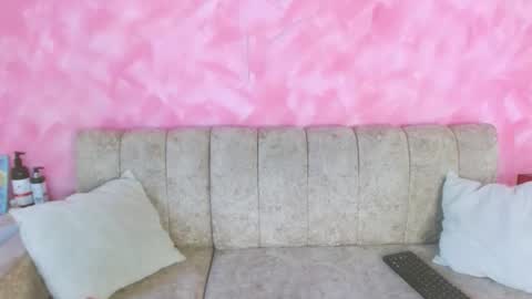 Snapshot of cinna__ chatting on 02-22-26, 05:22 cinna__ online show from 02-22-26, 05:22