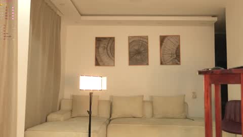 Snapshot of cinnamon__criss chatting on 05-03-26, 11:44 cinnamon__criss online show from 05-03-26, 11:44