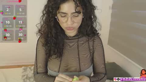 Snapshot of cinnamon_rosa chatting on 03-16-26, 12:20 Emma online show from 03-16-26, 12:20