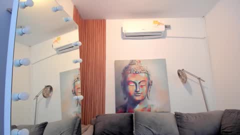 Cintia online show from 12-15-25, 10:19