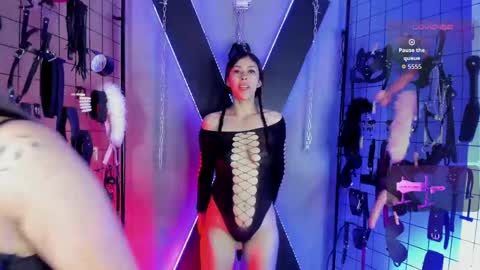 cinthia_iris_bdsm online show from 04-18-26, 02:59