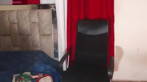 cinthya_walker1 online show from 12-16-25, 04:28