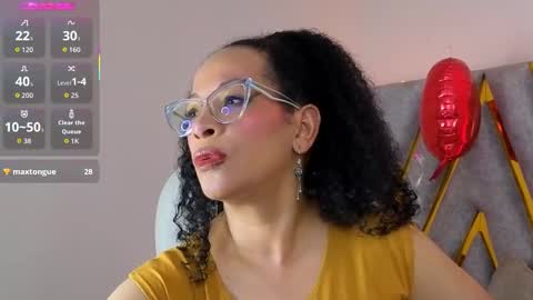 Snapshot of cintia_holms chatting on 03-10-26, 11:43 Cintia online show from 03-10-26, 11:43