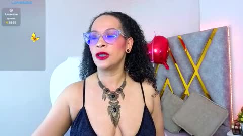 Snapshot of cintia_holms chatting on 03-16-26, 11:31 Cintia online show from 03-16-26, 11:31