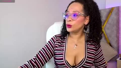 Snapshot of cintia_holms chatting on 03-18-26, 11:08 Cintia online show from 03-18-26, 11:08