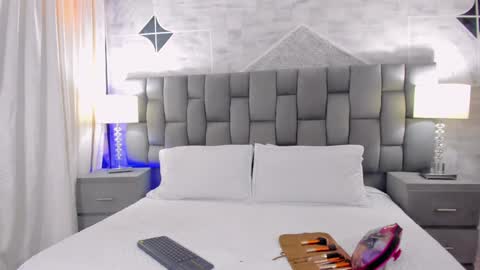 CintiaCollins  online show from 12-22-24, 08:47