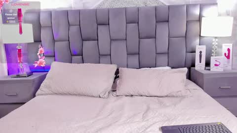 CintiaCollins  online show from 02-03-25, 11:47