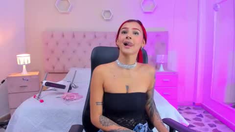 CintiaCollins  online show from 11-04-25, 09:36