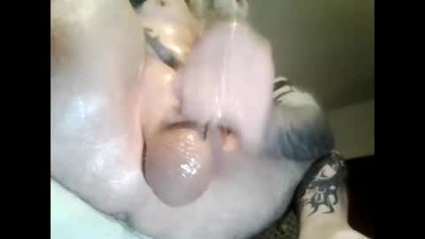 Snapshot of circ96 chatting on 03-10-26, 08:36 oilywanker online show from 03-10-26, 08:36