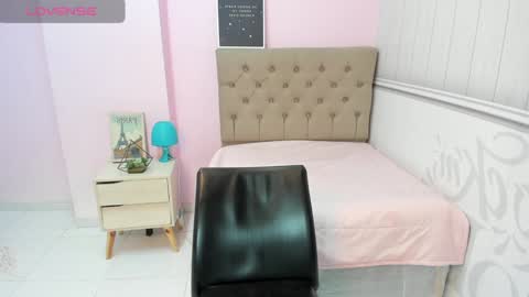 Snapshot of circe_cherry7 chatting on 12-31-24, 12:43 Circe Cherry online show from 12-31-24, 12:43