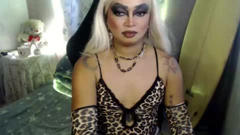 QUEEN CESS online show from 05-13-26, 12:30