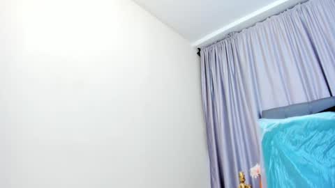 Snapshot of claire_aristizabal chatting on 12-11-24, 06:42 claire aristizabal online show from 12-11-24, 06:42