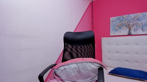 Snapshot of claire_aristizabal chatting on 03-08-25, 11:05 claire aristizabal online show from 03-08-25, 11:05