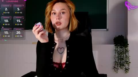 Snapshot of clairemathis chatting on 05-11-26, 03:07 Claire online show from 05-11-26, 03:07