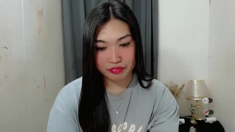 Snapshot of clairewntr_ chatting on 10-03-25, 06:21 CLAIRE online show from 10-03-25, 06:21