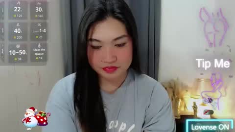 Snapshot of clairewntr_ chatting on 10-12-25, 05:23 CLAIRE online show from 10-12-25, 05:23