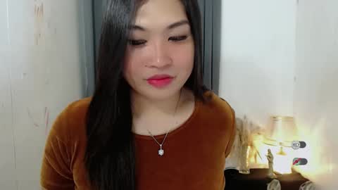 Snapshot of clairewntr_ chatting on 10-14-25, 04:35 CLAIRE online show from 10-14-25, 04:35