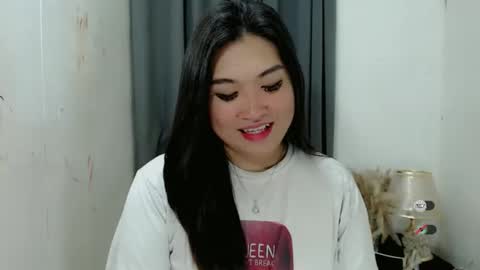 Snapshot of clairewntr_ chatting on 10-20-25, 05:19 CLAIRE online show from 10-20-25, 05:19