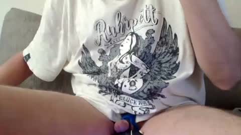 Snapshot of clamk454 chatting on 06-10-26, 12:48 clamk454 online show from 06-10-26, 12:48