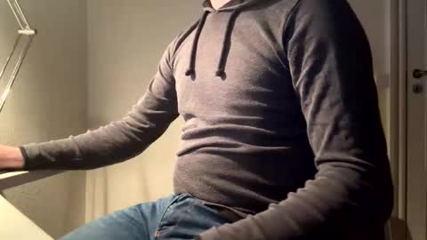 clamshive7 online show from 10-25-25, 05:19