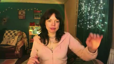 Snapshot of clancyosbourne chatting on 03-12-26, 08:37 Clancy online show from 03-12-26, 08:37