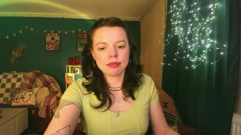 Snapshot of clancyosbourne chatting on 04-06-26, 05:58 Clancy online show from 04-06-26, 05:58