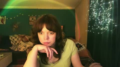 Snapshot of clancyosbourne chatting on 04-15-26, 05:42 Clancy online show from 04-15-26, 05:42