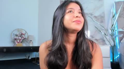 Clara4w online show from 05-20-26, 12:11