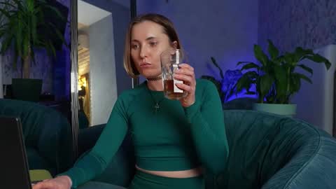 Snapshot of clara_bendover chatting on 02-18-26, 06:15 Clara online show from 02-18-26, 06:15