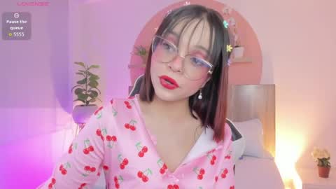 C L A R A online show from 05-09-26, 04:39