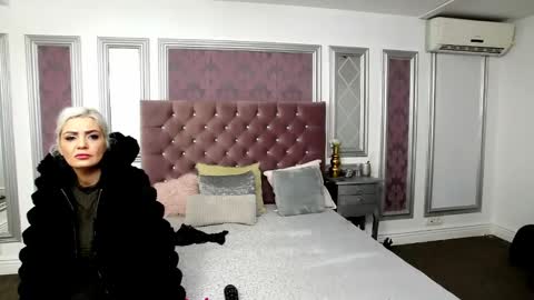 Snapshot of claragarner chatting on 12-01-24, 10:21 Clara online show from 12-01-24, 10:21