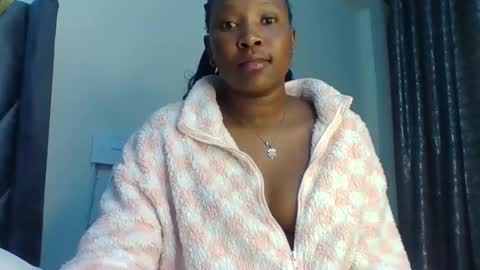 Snapshot of clarah11 chatting on 02-25-26, 02:10 clara11 online show from 02-25-26, 02:10