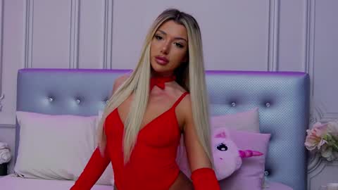 ClaraHazel online show from 12-25-24, 04:44