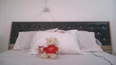 Snapshot of claralafontaine chatting on 04-01-26, 12:39 claralafontaine online show from 04-01-26, 12:39