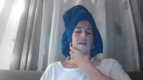 Snapshot of claralafontaine chatting on 06-21-26, 01:57 claralafontaine online show from 06-21-26, 01:57