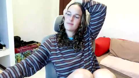 Snapshot of claralafontaine chatting on 06-26-26, 12:26 claralafontaine online show from 06-26-26, 12:26