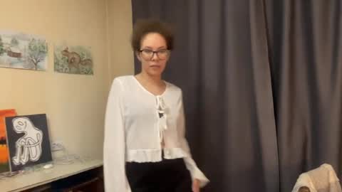 Selena online show from 04-12-26, 11:26