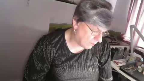 Snapshot of clarem chatting on 03-06-26, 11:28 clare nylons online show from 03-06-26, 11:28