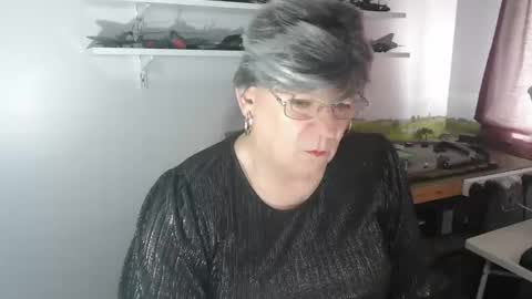 Snapshot of clarem chatting on 04-04-26, 11:18 clare nylons online show from 04-04-26, 11:18