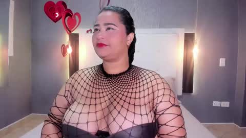 Snapshot of clarigil chatting on 03-12-25, 02:01 clarigil online show from 03-12-25, 02:01