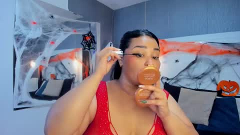 Snapshot of clarigil chatting on 10-22-25, 09:47 clarigil online show from 10-22-25, 09:47