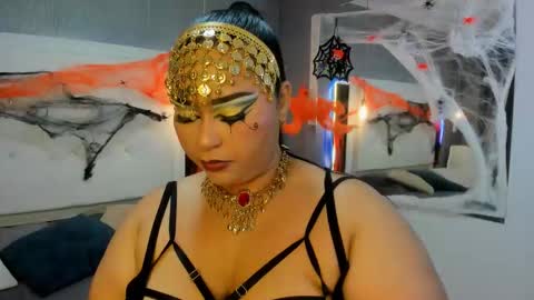 Snapshot of clarigil chatting on 10-31-25, 09:05 clarigil online show from 10-31-25, 09:05